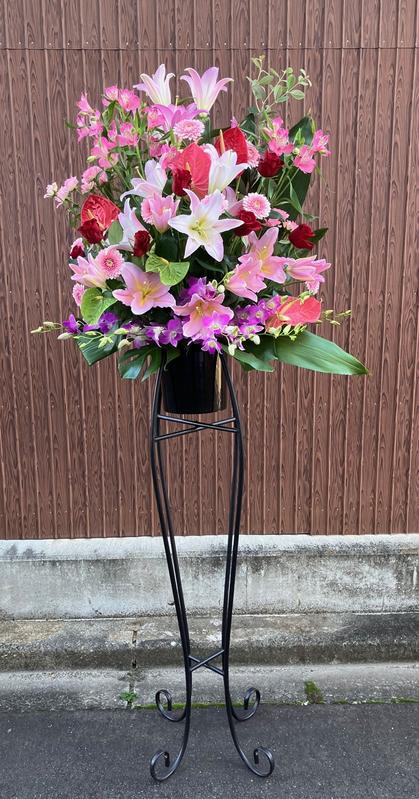 ＊おまかせ御祝スタンド花＊華やかに仕上げました。　商品番号IS2-150